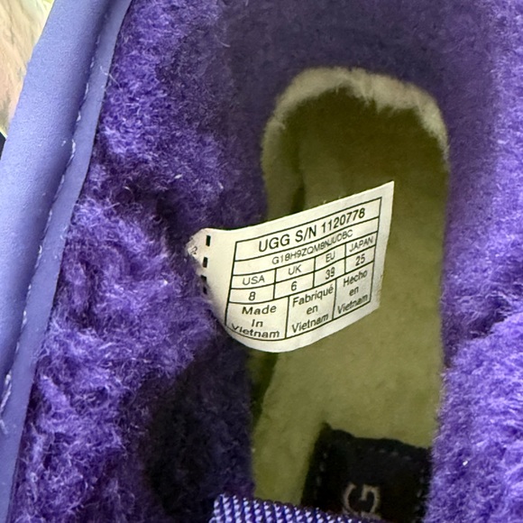 UGG Classic Clear Mini Marble
Boot | Size 8 EUC - Picture 9 of 14